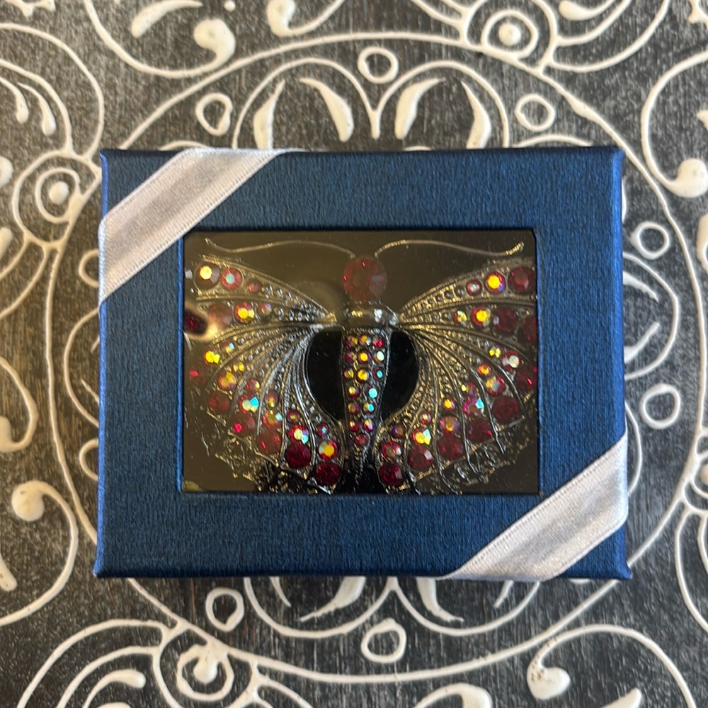 Red Gemstone Butterfly Brooch set in a gunmetal/silver setting - Picture 4 of 4